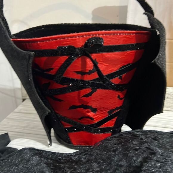 😈Vampire Cape with Collar and Tote - Picture 2 of 12